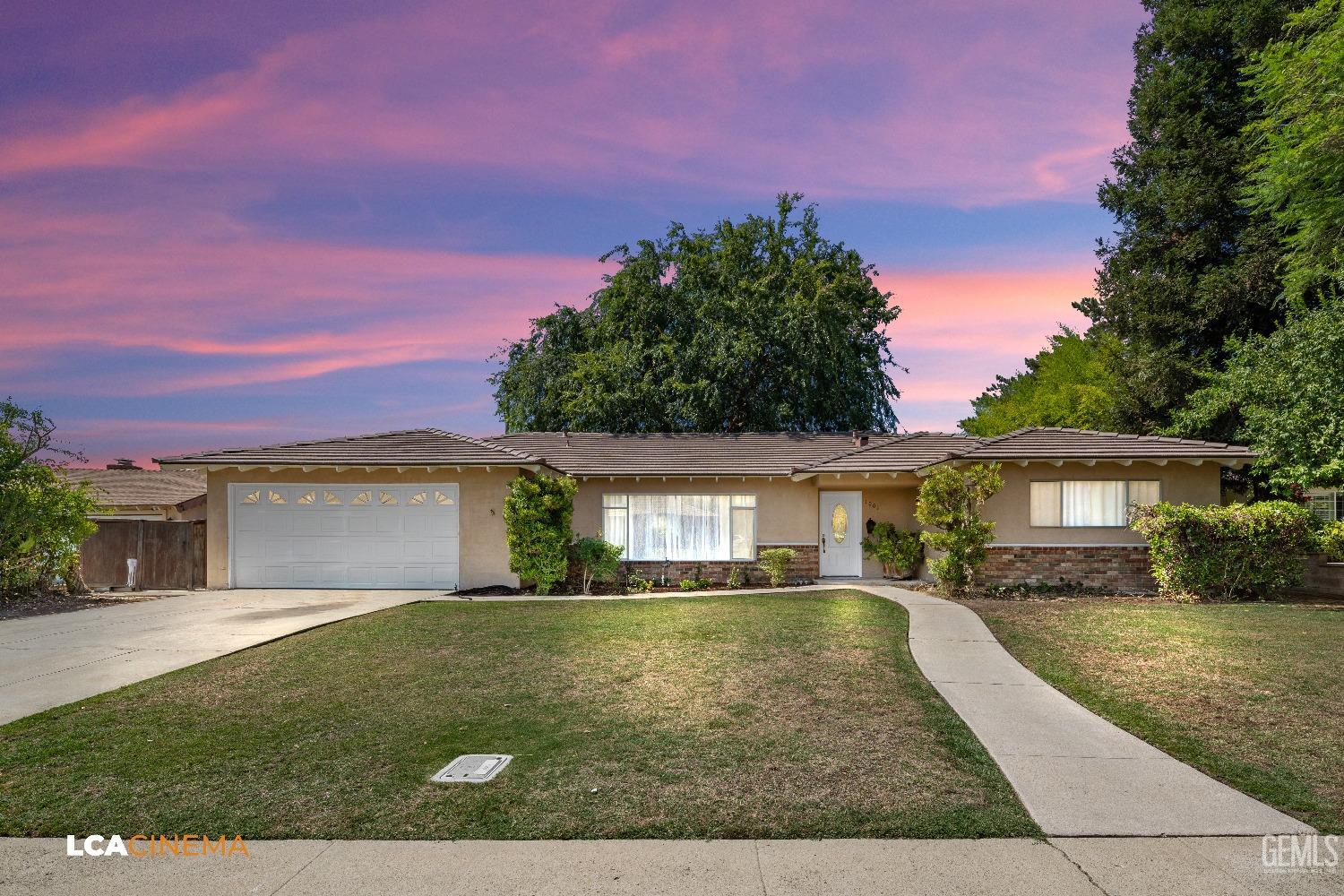 Elizabeth Ct, Bakersfield, CA 93308