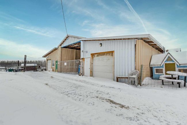 240037 Range Road 31, Home with 4 bedrooms, 2 bathrooms and 2 parking in Rural Rocky View County AB | Image 46