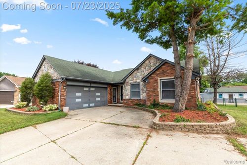 15991 Princeton Ct, Fraser, MI, 48026-2348 | Card Image
