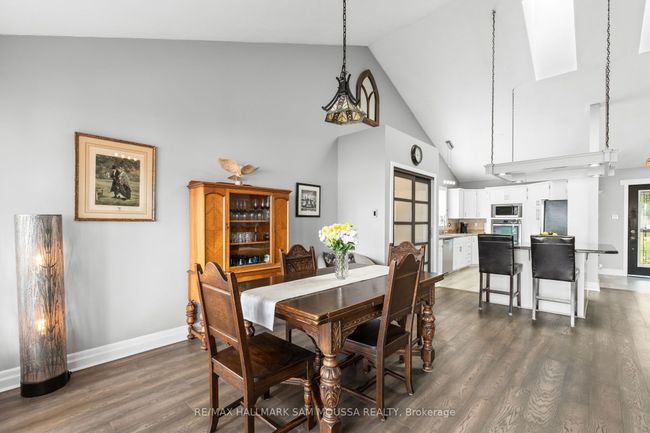4350 Armitage Ave, House other with 3 bedrooms, 2 bathrooms and 6 parking in Dunrobin ON | Image 10