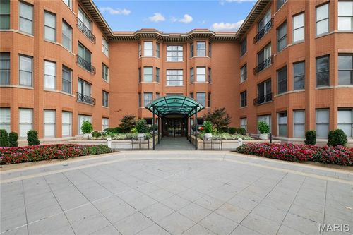 180-750 S Hanley Rd, Saint Louis, MO, 63105-2686 | Card Image