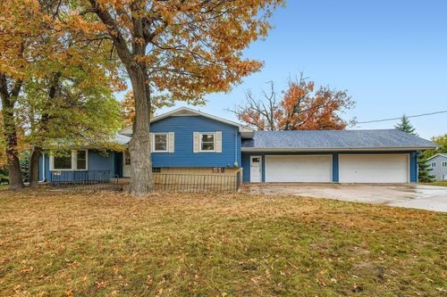 1611 Cloud Dr Ne, Blaine, MN, 55449-4733 | Card Image