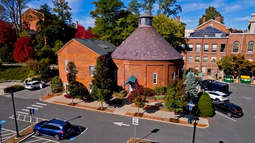 244 Main St, Northampton, MA, 01060-3886 | Card Image