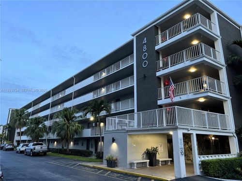 apt-408-4800 Hillcrest Ln, Hollywood, FL, 33021-7847 | Card Image