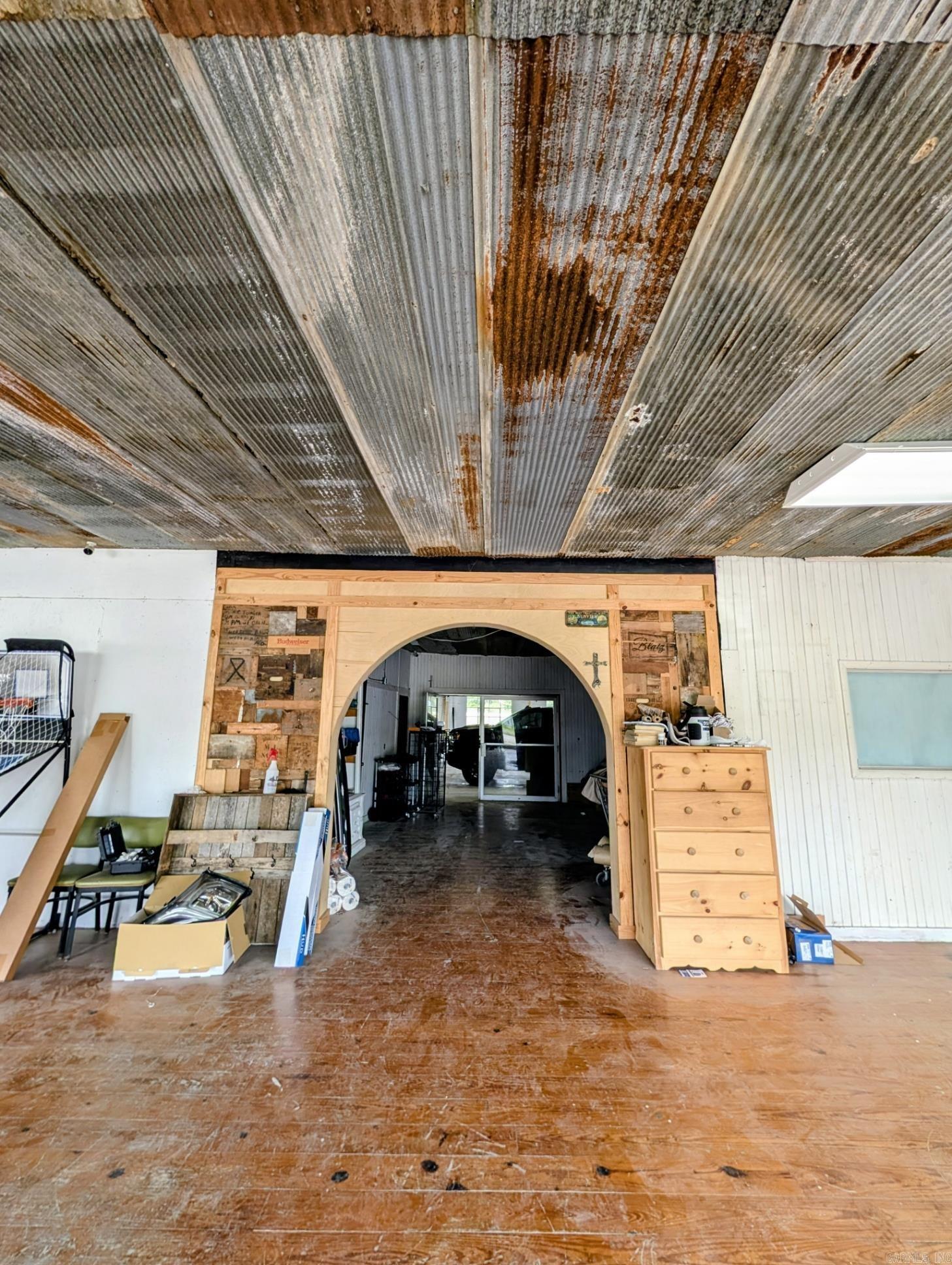 Commercial Sale in Mena 3