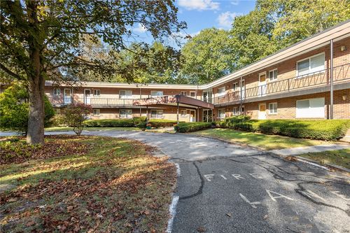apt-104-72 W Shore Rd, Warwick, RI, 02889-1148 | Card Image
