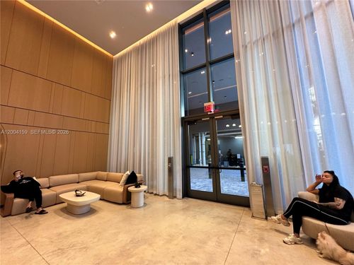 2712-121 Ne 5, Miami, FL, 33132 | Card Image