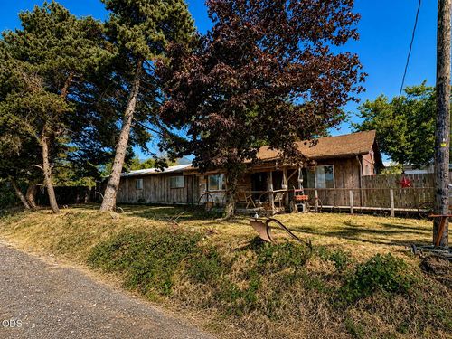 33366 Priceboro Dr, Harrisburg, OR, 97446-9735 | Card Image