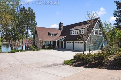 6390 Commerce Rd, West Bloomfield, MI, 48324-2710 | Card Image
