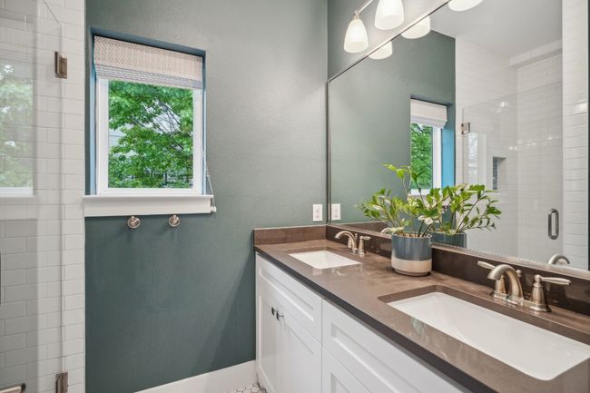 UNIT-2 - 1410 E 2 Nd St, House other with 2 bedrooms, 3 bathrooms and 1 parking in Austin TX | Image 10