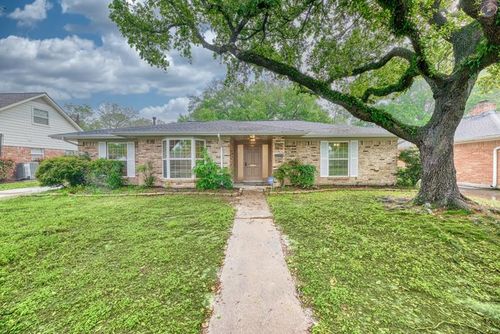 5722 Cheltenham Dr, Houston, TX, 77096-2930 | Card Image