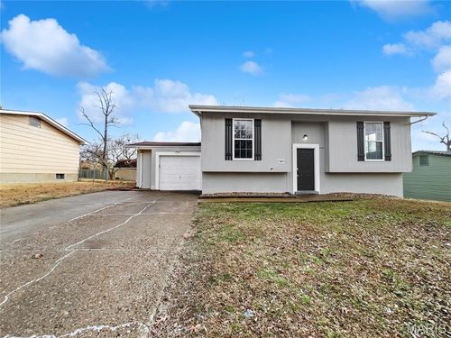 6 S Boxwood Ln, O Fallon, MO, 63366-1626 | Card Image