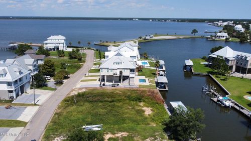616 Sandy Hook Dr, Pass Christian, MS, 39571-2030 | Card Image