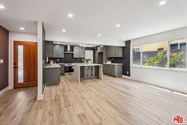 16901 Kinzie St, House other with 4 bedrooms, 2 bathrooms and 2 parking in Northridge CA | Image 4