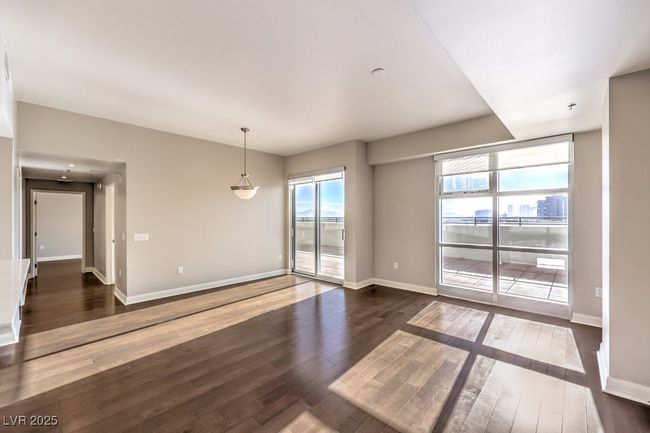 UNIT-810 - 150 Las Vegas Blvd N, Condo with 2 bedrooms, 2 bathrooms and null parking in Las Vegas NV | Image 11