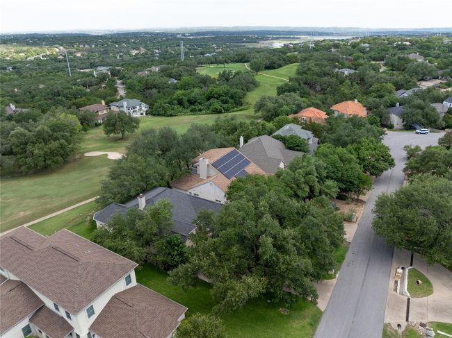 403 Hazeltine Dr, House other with 4 bedrooms, 3 bathrooms and 4 parking in Lakeway TX | Image 30