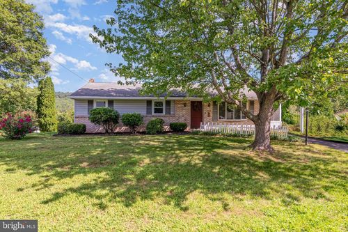 424 Vesta Dr, Dauphin, PA, 17018-9613 | Card Image