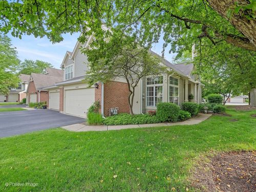 30W032 Laurel Ct, Warrenville, IL, 60555-1043 | Card Image