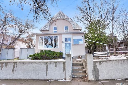 33 Home St W, Moose Jaw, SK, S6H4X2 | Card Image