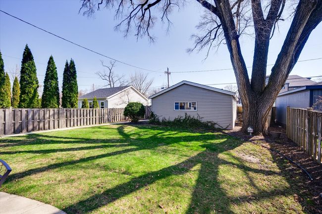 221 N Illinois St, House other with 4 bedrooms, 4 bathrooms and 2 parking in Elmhurst IL | Image 38