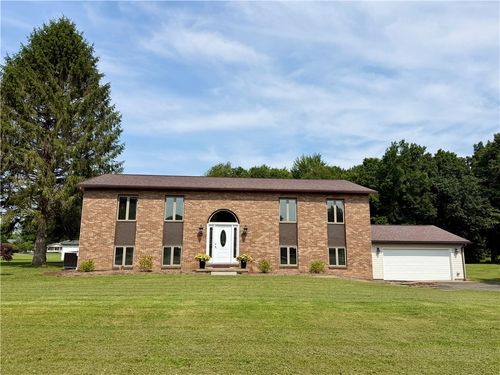 31 Aylesworth Way, Grove City, PA, 16127-3813 | Card Image