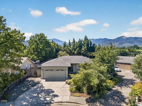 100 Brierwood Dr, Talent, OR, 97540-8618 | Card Image