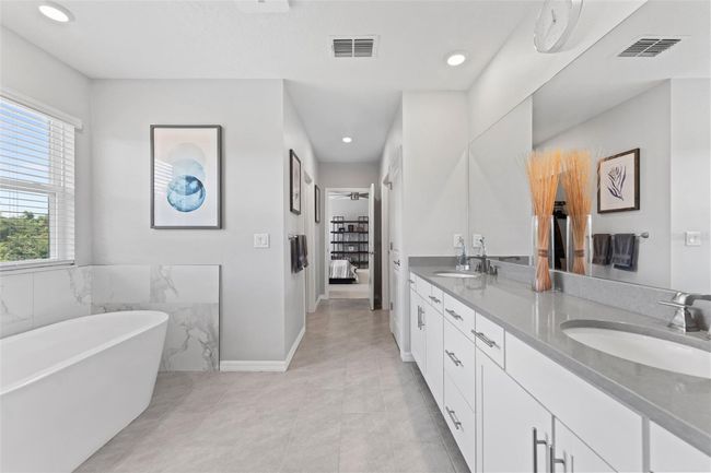 Primary Bathroom | Image 23