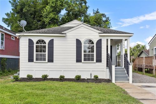 5754 Pasteur Blvd, New Orleans, LA, 70122-4150 | Card Image