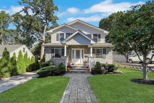 35 Franklin Ave, Hasbrouck Heights, NJ, 07604-1201 | Card Image