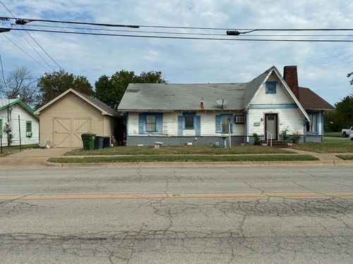 315 Se Martin Luther King Jr St, Mineral Wells, TX, 76067-5945 | Card Image