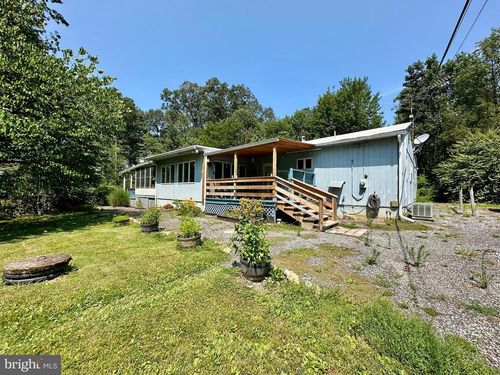 253 Bloody Spring Rd, BERNVILLE, PA, 19506-8474 | Card Image