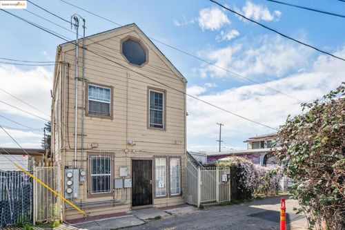 1820 International Blvd, Oakland, CA, 94606-4805 | Card Image