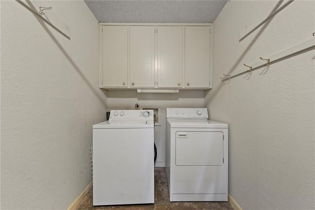 524 E Avenue D, House other with 4 bedrooms, 4 bathrooms and 2 parking in Rosebud TX | Image 11