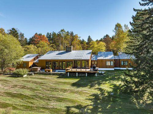 400 Stowe Hill Rd, Wilmington, VT, 05363-4411 | Card Image