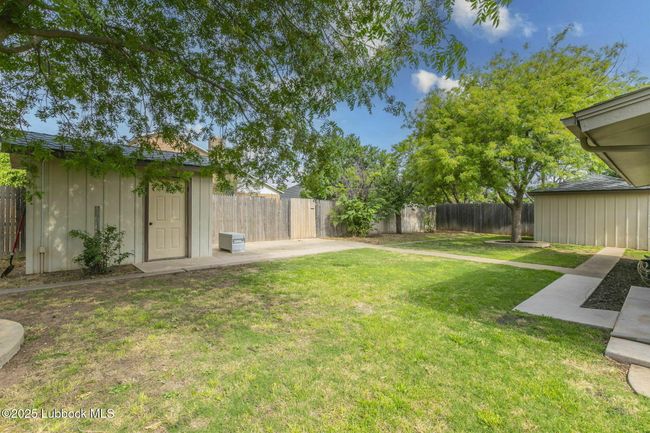 202 S Garland St, House other with 4 bedrooms, 2 bathrooms and null parking in Plainview TX | Image 32