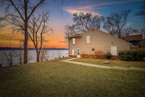 W7671 County Road Zb, Onalaska, WI, 54650-9651 | Card Image