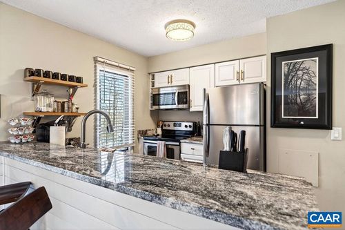 2247 Tanners Rdg, ROSELAND, VA, 22967-8246 | Card Image