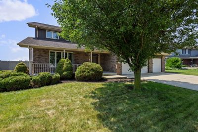 8707 Fairfield Lane, House other with 5 bedrooms, 3 bathrooms and 3 parking in Tinley Park IL | Image 2