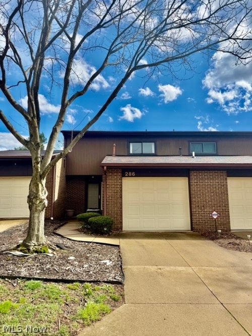 286 Millcreek Dr, Akron, OH, 44307-2222 | Card Image