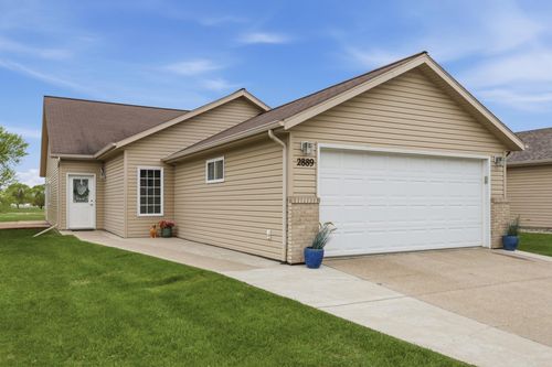 2889 35th Street S, Moorhead, MN, 56560 | Card Image