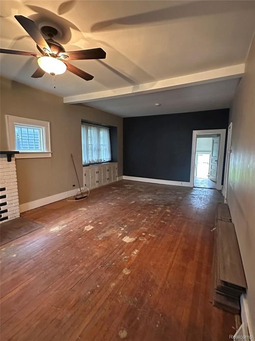 1427 Villa Rd, Birmingham, MI, 48009-6558 | Card Image