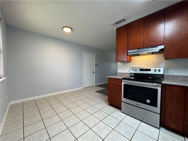 New stove and hood | Image 11