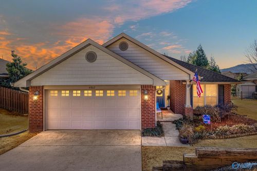 6802 Wintercrest Way Se, Owens Cross Roads, AL, 35763 | Card Image