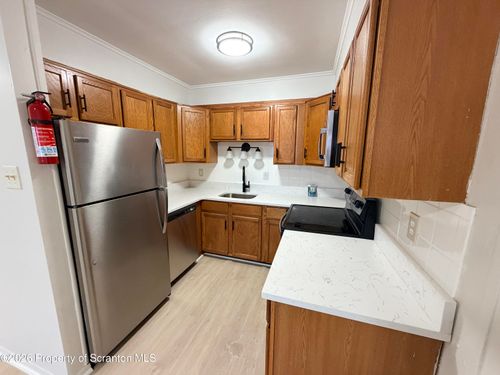 apt-d2-1005 Lincoln St, Hazleton, PA, 18201-1642 | Card Image