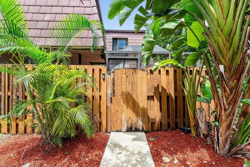 7526 Courtyard Run E, Boca Raton, FL, 33433-3055 | Card Image
