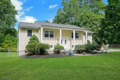 26 Meslar Rd, Morris Plains, NJ, 07950-1616 | Card Image
