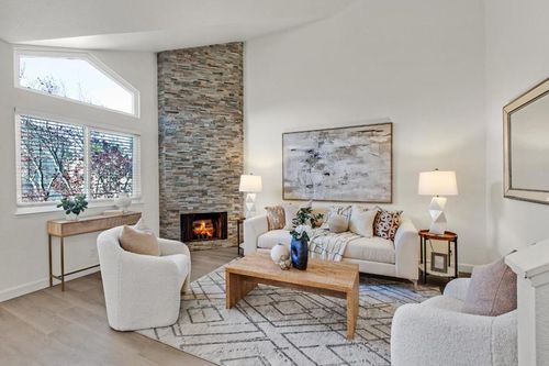 452 Coyote Creek Cir, San Jose, CA, 95116-1072 | Card Image