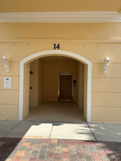 PH-4 - 14 Harbour Isle Drive W, Condo with 2 bedrooms, 2 bathrooms and null parking in Fort Pierce FL | Image 2