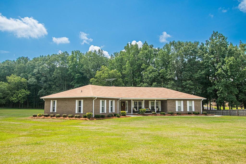 Meadow Trl, Loganville, GA 30052