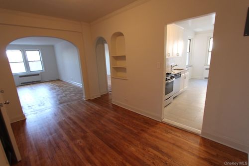 47 41st St, Sunnyside, NY, 11104-3648 | Card Image